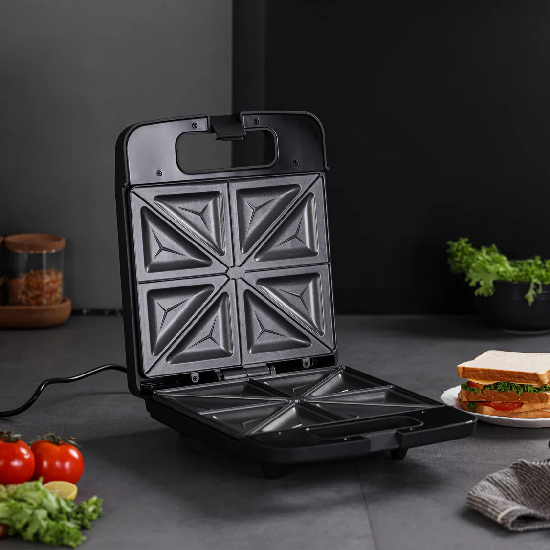 Geepas Sandwich Maker (4Slice) GST5391N - Image 3