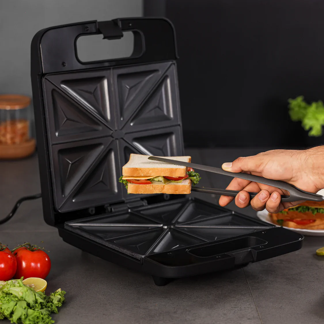 Geepas Sandwich Maker (4Slice) GST5391N - Image 4